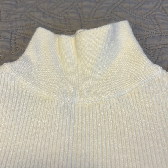 🟢 BUNDLE SALE 2 for $20 - MODERN Girls Knitted DRESS - Picture 5 of 9